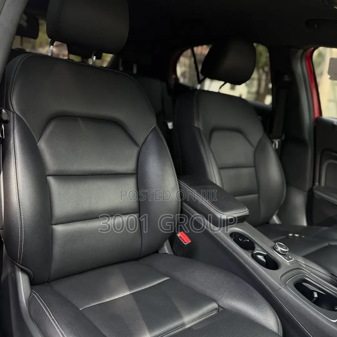 Mercedes-Benz GLA 250 2020 Red