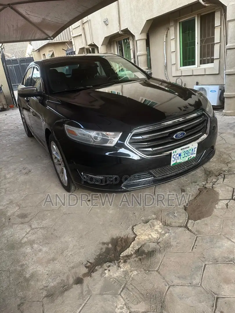 Ford Taurus 2014 Black