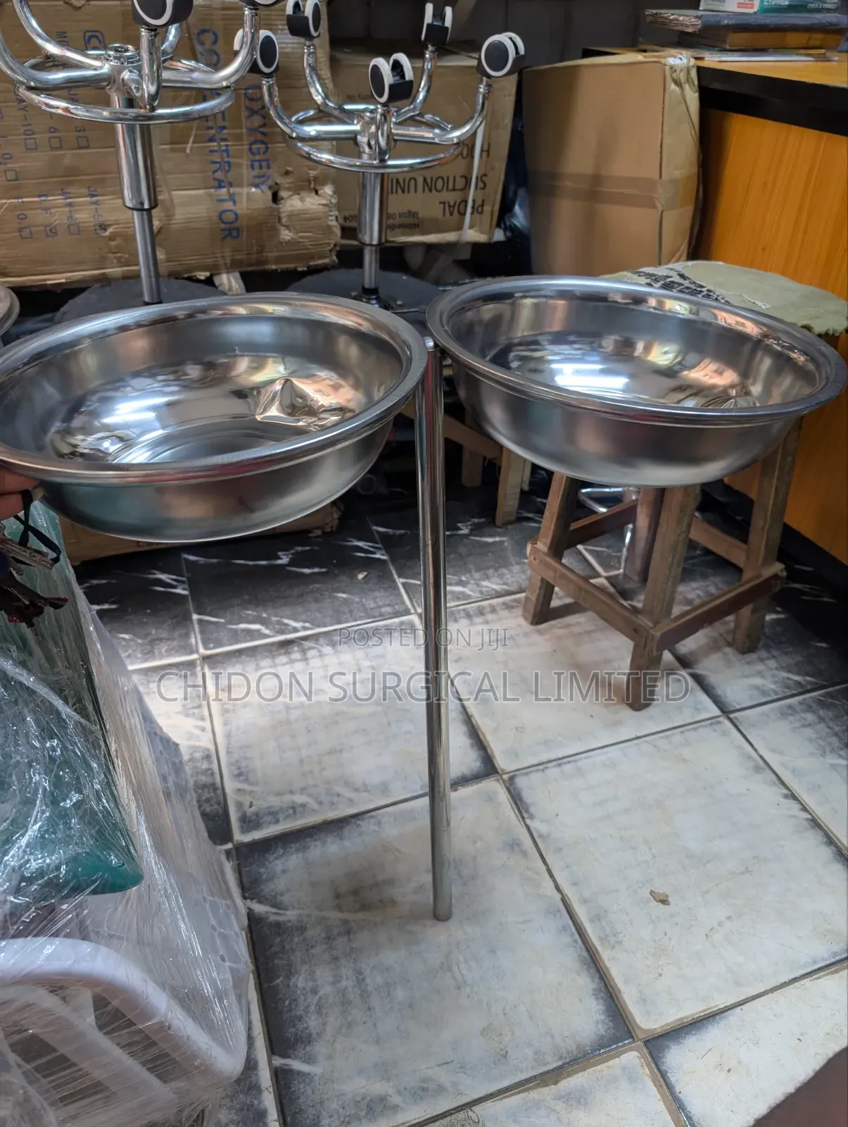 Surgical Bowl With Stand Double