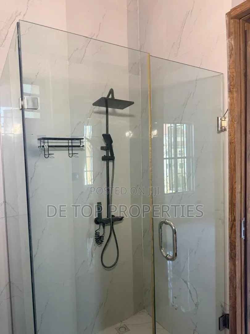 4bdrm Duplex in Ologolo Lekki for rent