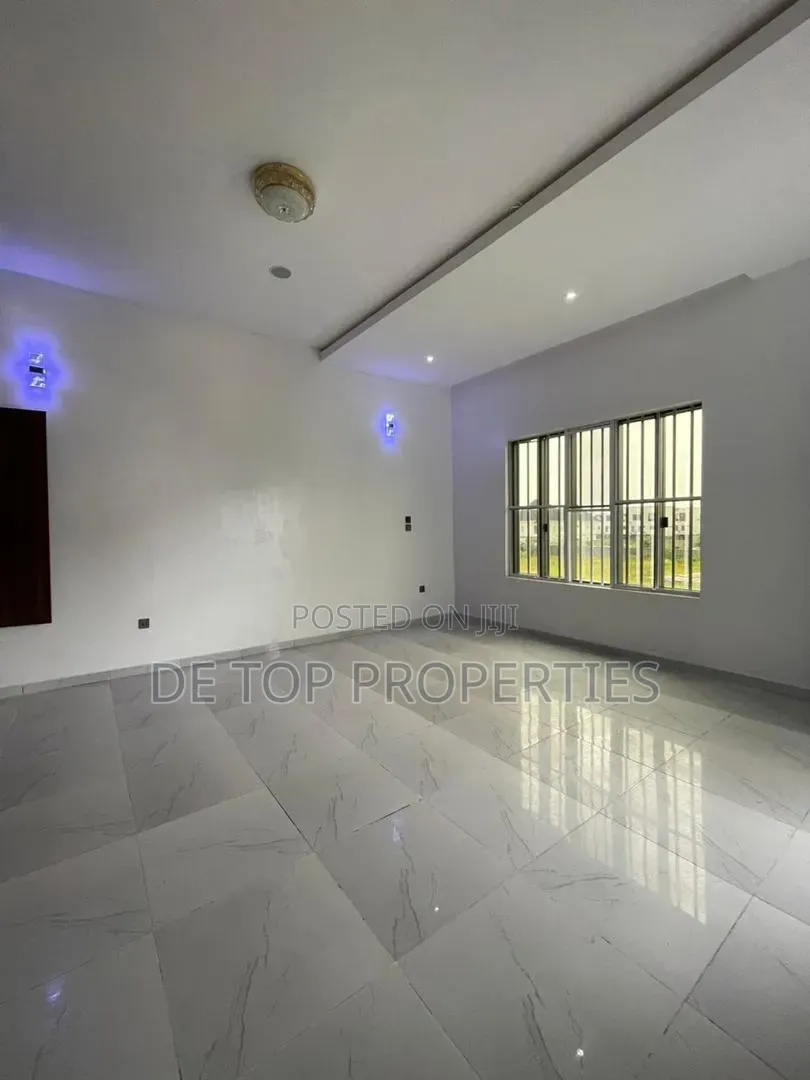 4bdrm Duplex in Ologolo Lekki for rent