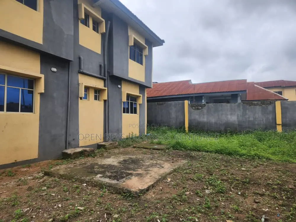 3bdrm Block of Flats in Ologede Estate, New, Akala Express for sale
