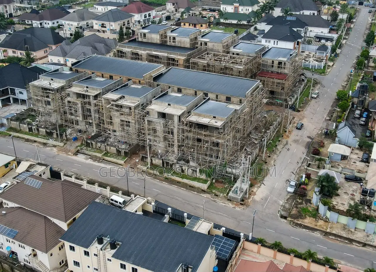 4bdrm Penthouse in Kolapo Ishola Gra, Akobo for sale