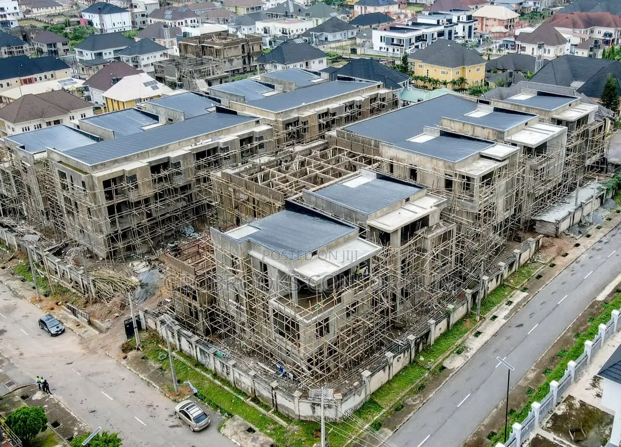 4bdrm Penthouse in Kolapo Ishola Gra, Akobo for sale