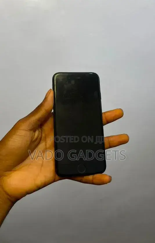 Apple iPhone 7 32 GB Black
