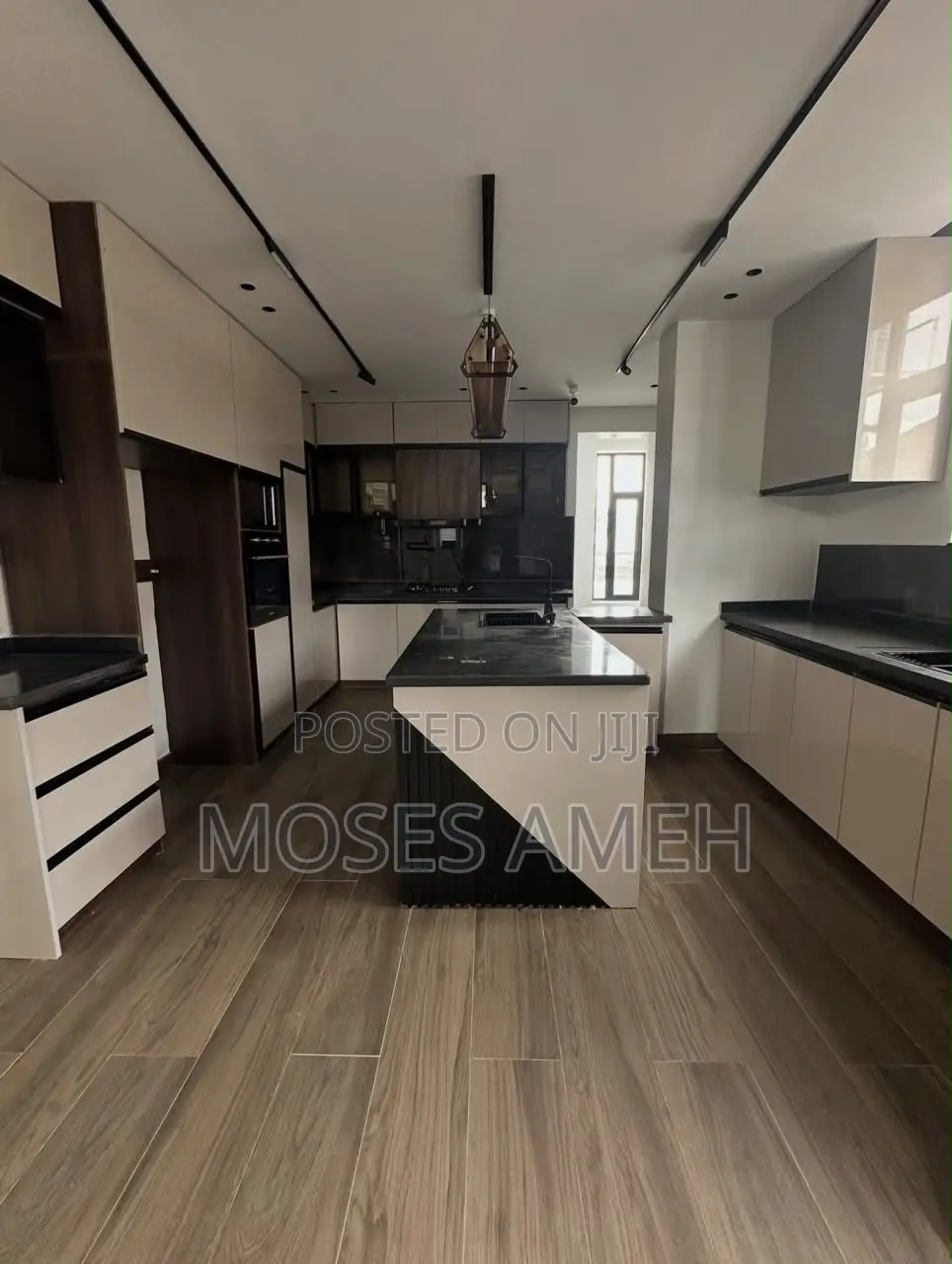5bdrm Duplex in Apo Resettlement for sale