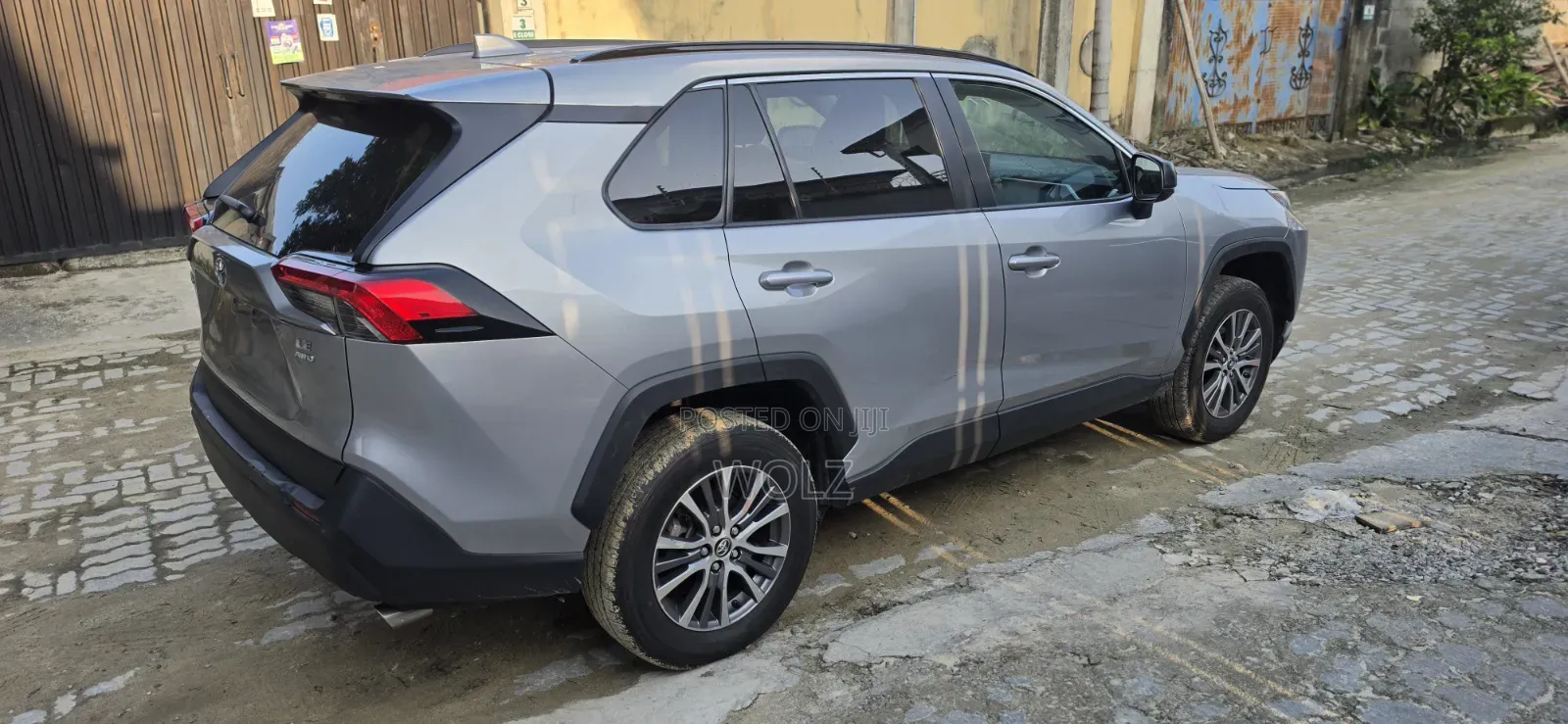 Toyota RAV4 2021 Silver