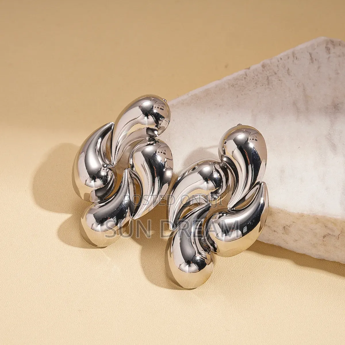 Sliver Curve Water Drop Woman Earrings