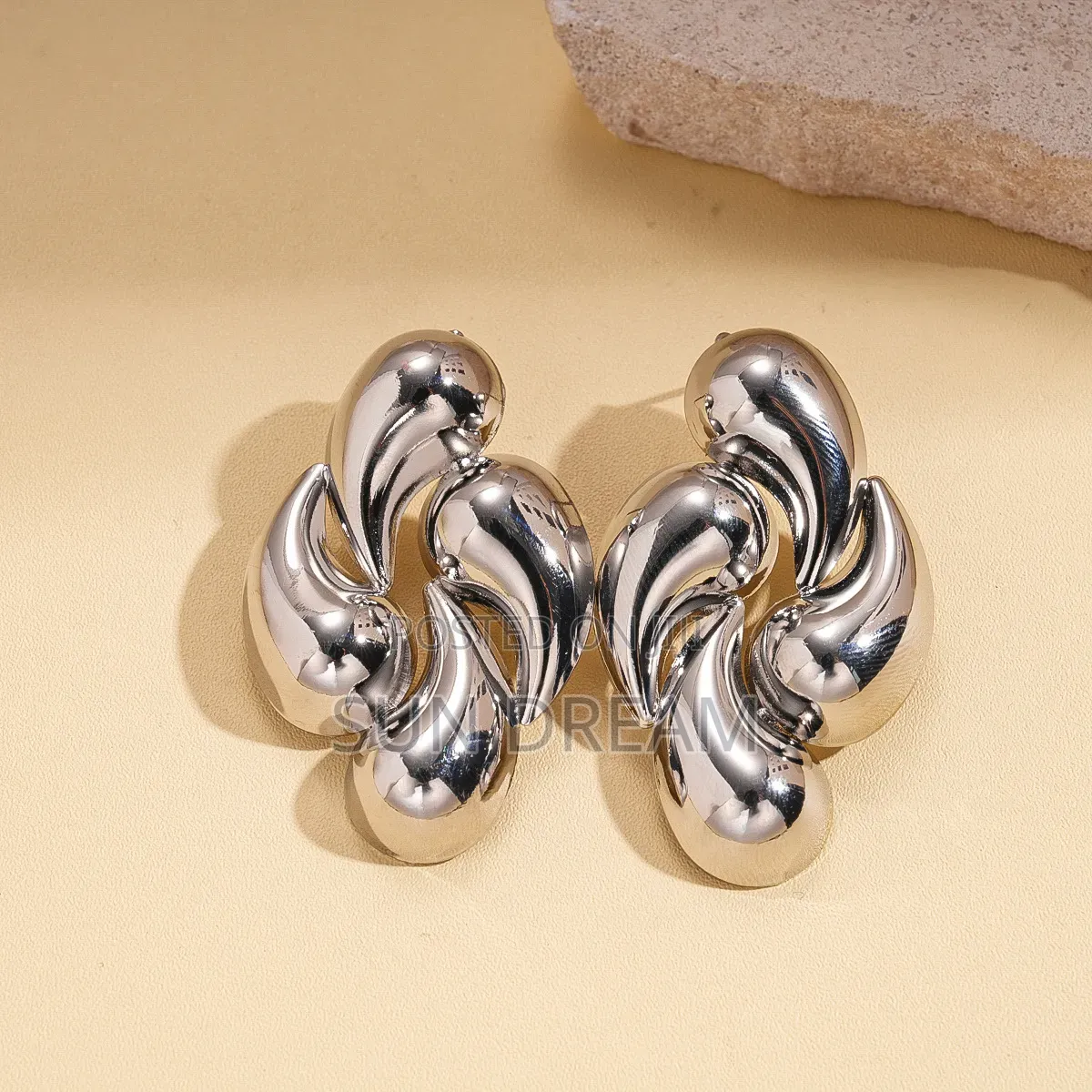 Sliver Curve Water Drop Woman Earrings