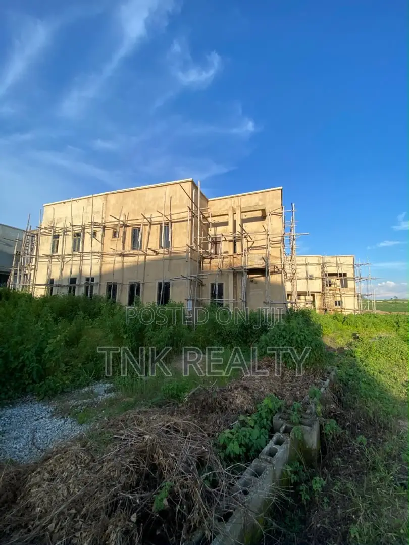 4bdrm Duplex in Maralago Lake City, Karsana for sale