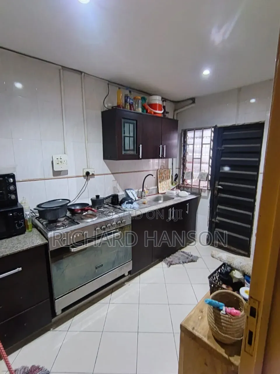 1bdrm Shared Apartment in Female ๐๐(Ikoyi), Abraham Adesanya Estate