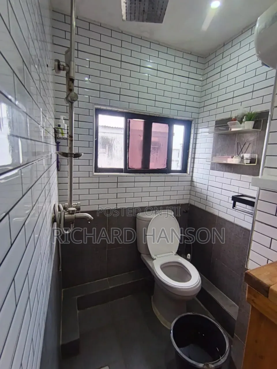 1bdrm Shared Apartment in Female ๐๐(Ikoyi), Abraham Adesanya Estate