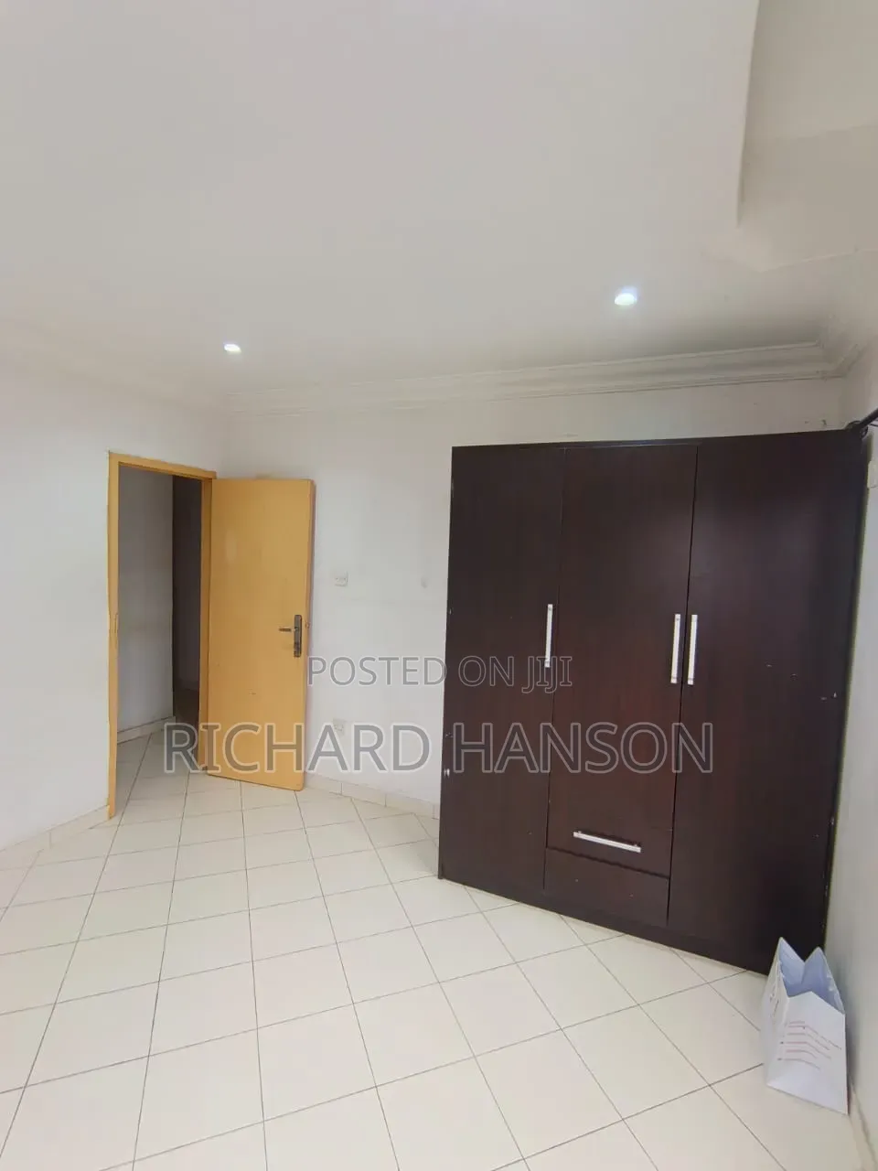 1bdrm Shared Apartment in Female ๐๐(Ikoyi), Abraham Adesanya Estate