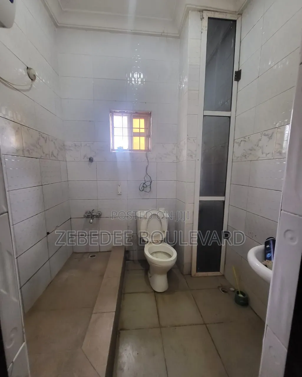 3bdrm Block of Flats in Durumi for rent