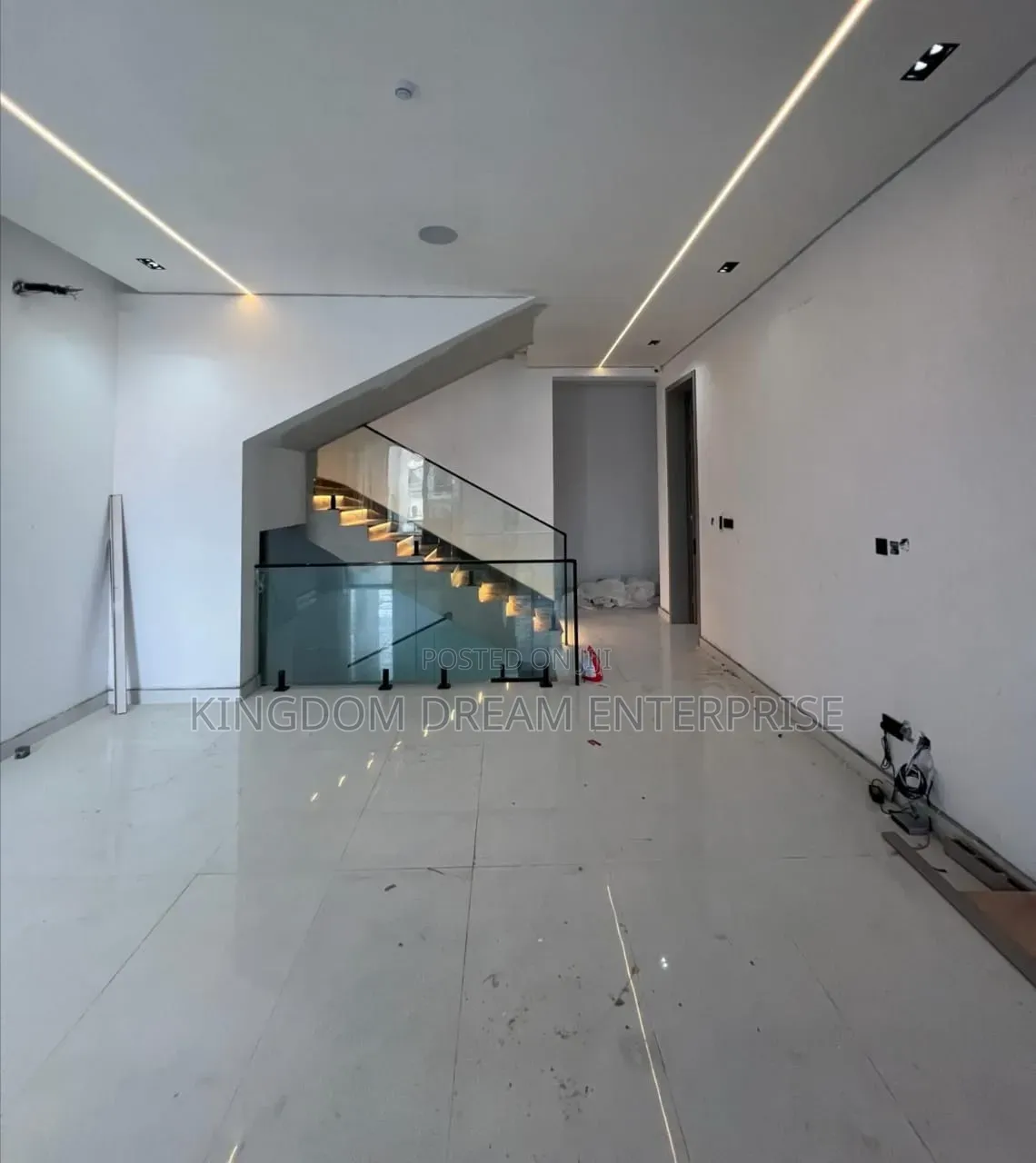 5bdrm Duplex in Lekki Phase 1 Lagos for sale