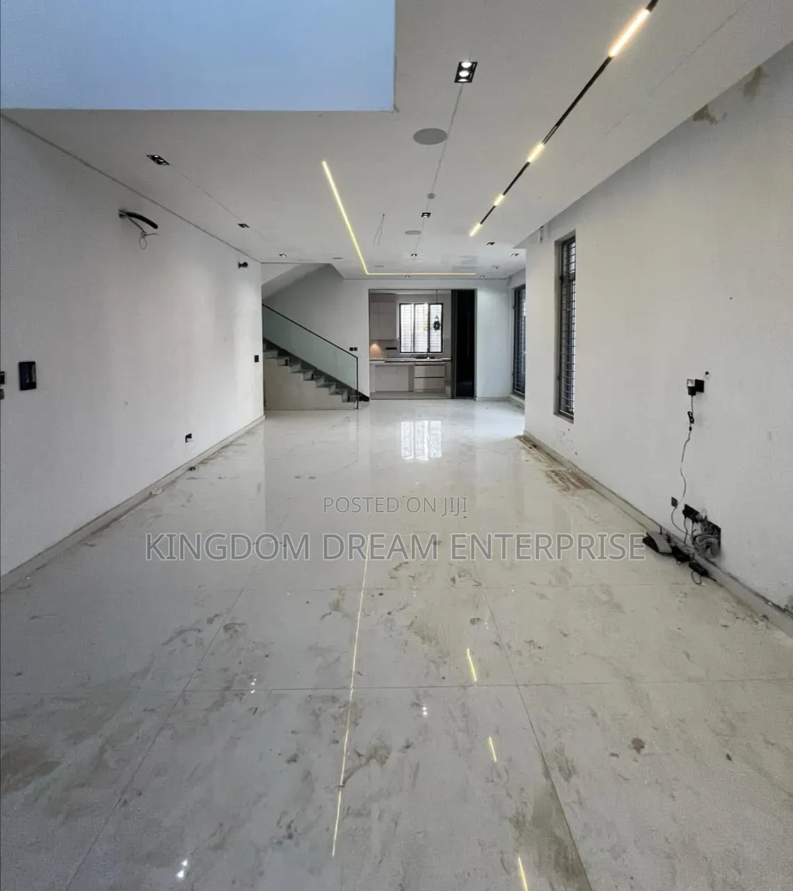 5bdrm Duplex in Lekki Phase 1 Lagos for sale