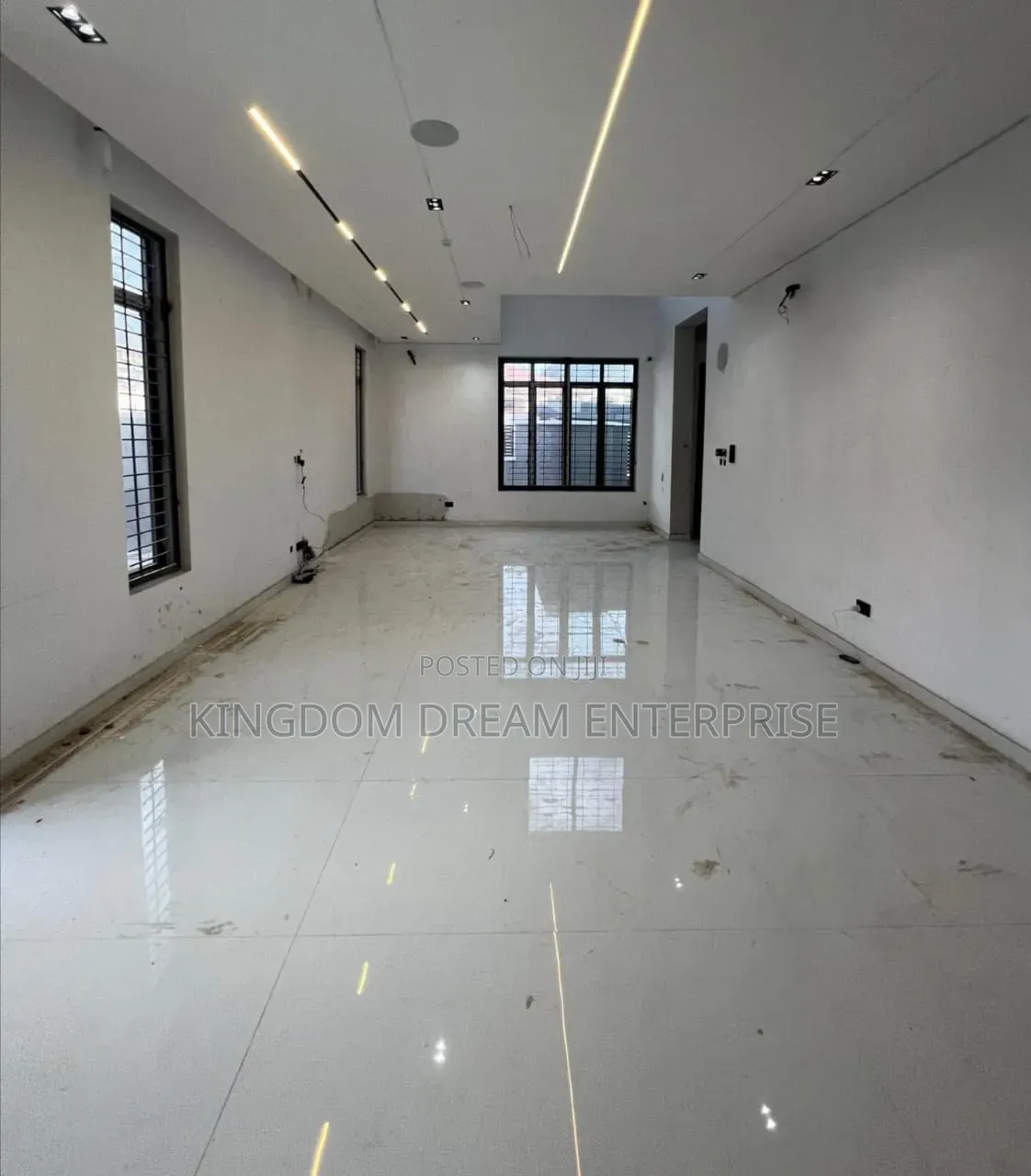 5bdrm Duplex in Lekki Phase 1 Lagos for sale