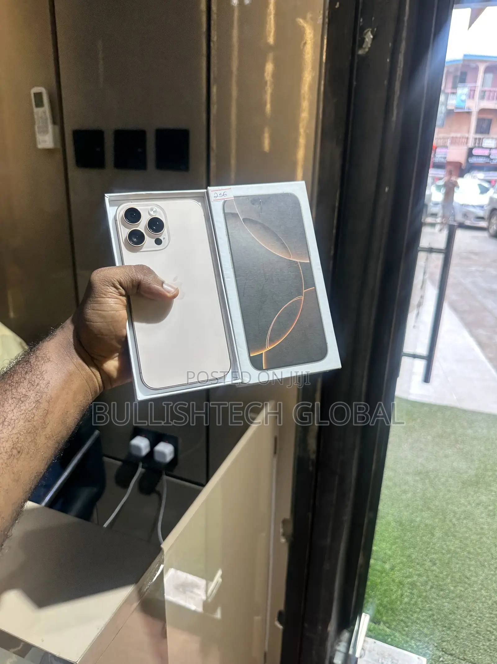 Apple iPhone 16 Pro Max 256 GB Gold