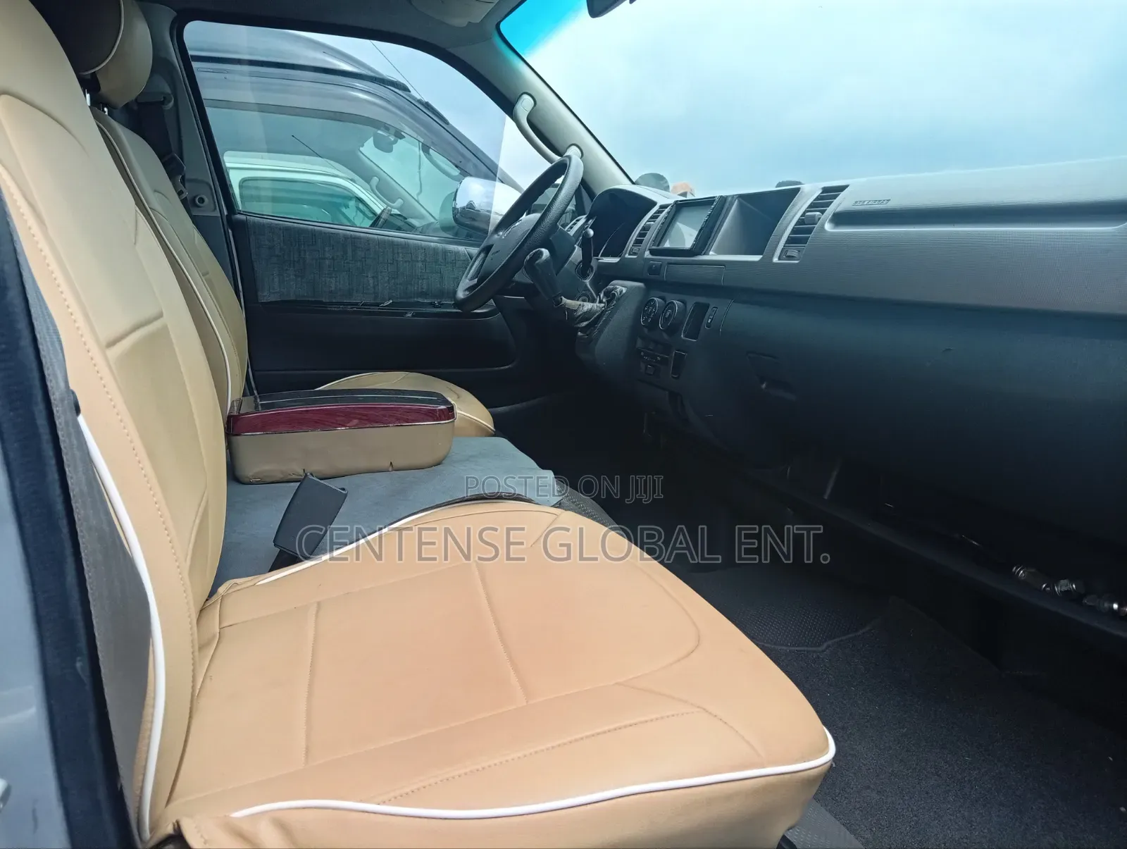 Toyota HiAce 2012 Grey