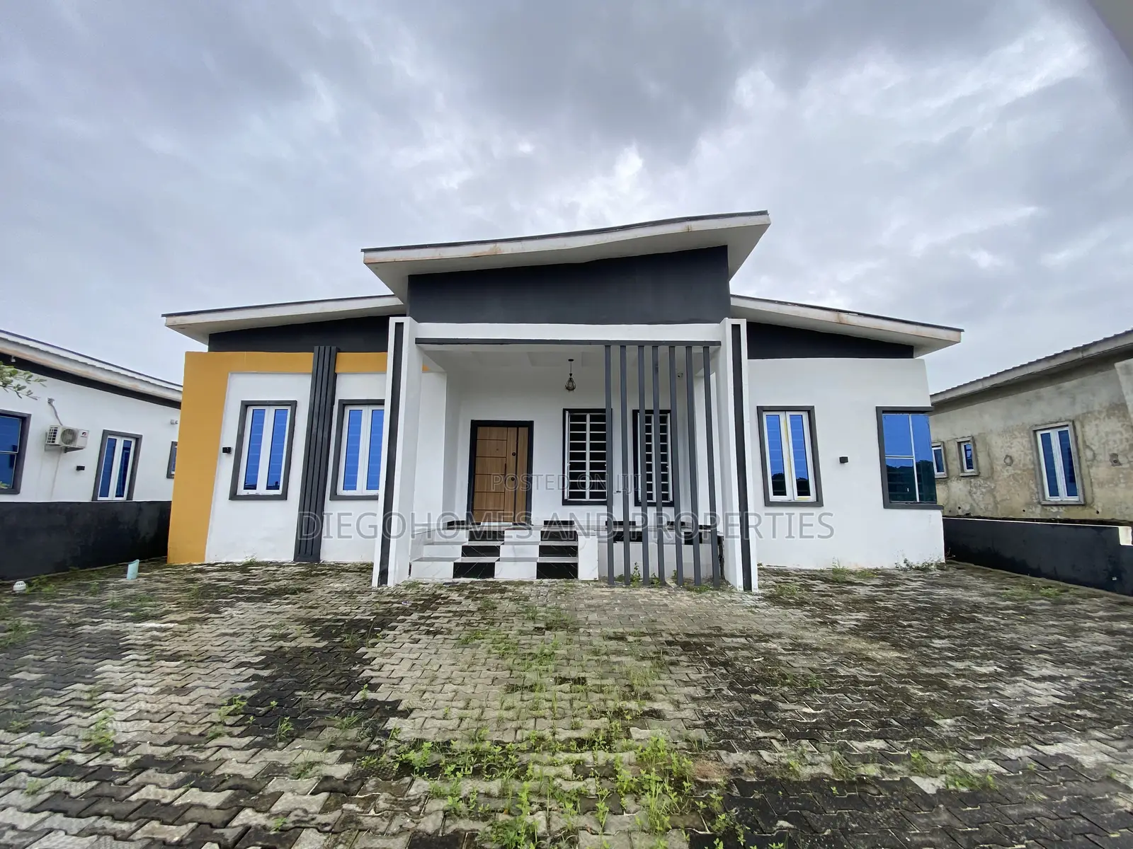 3bdrm Bungalow in Awoyaya for sale