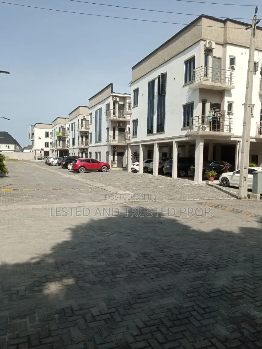 Furnished 2bdrm Apartment in Orchid Road Lekki, Chevron for rent