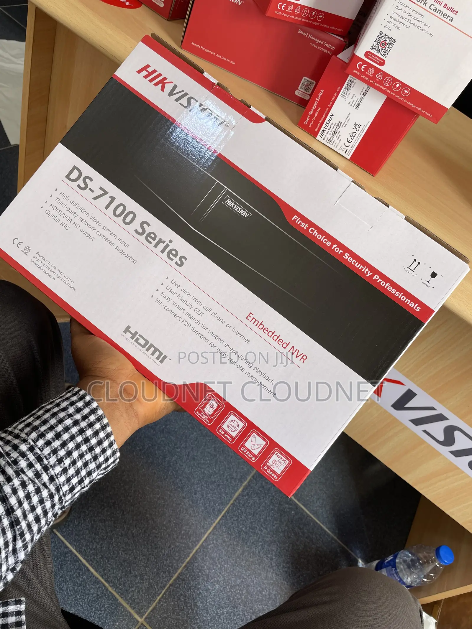 Hikvision 8channel NVR Poe DS-7108NI-Q1/8P/M