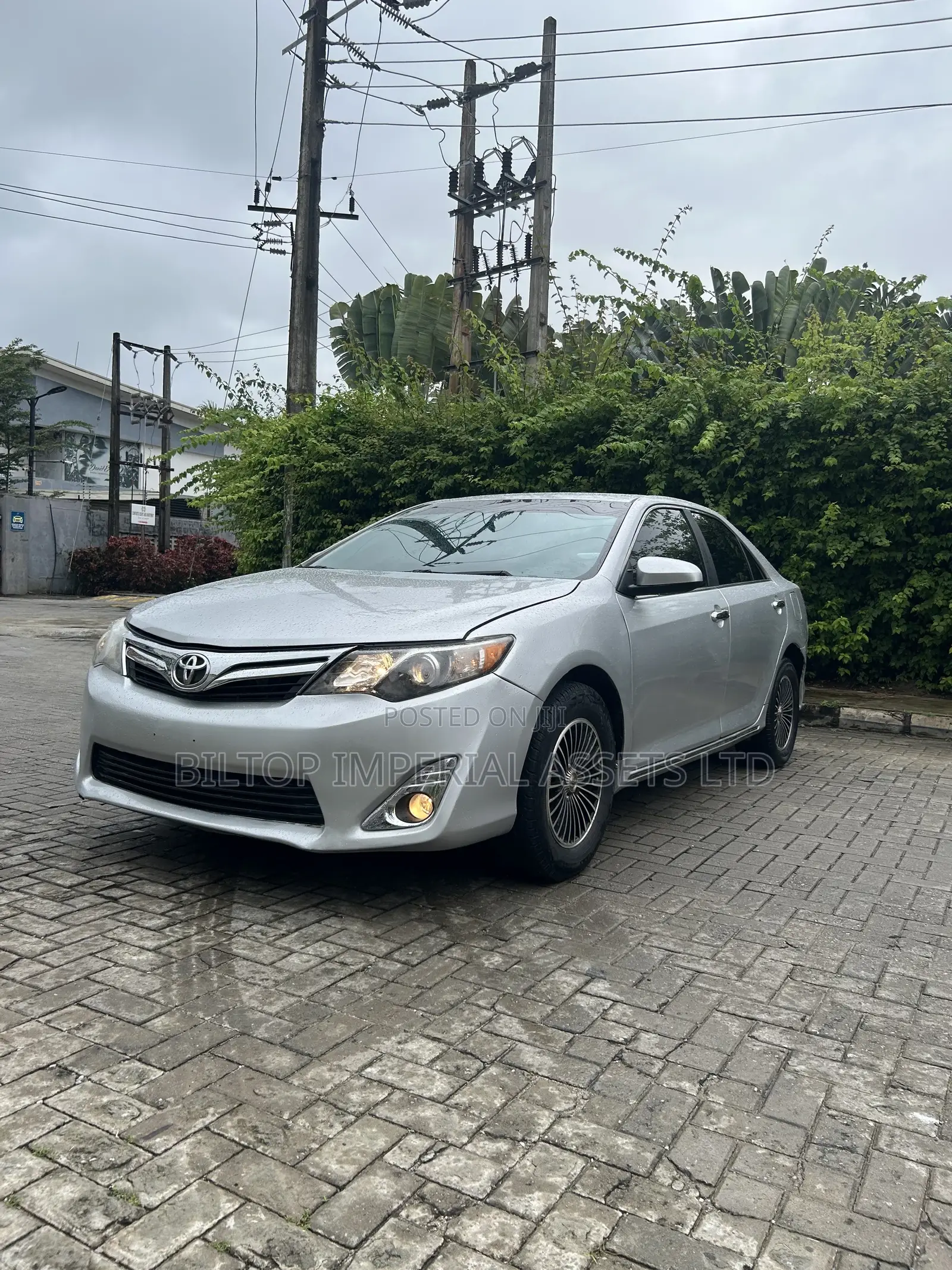 Toyota Camry LE 4dr Sedan (2.5L 4cyl 6A) 2012 Silver