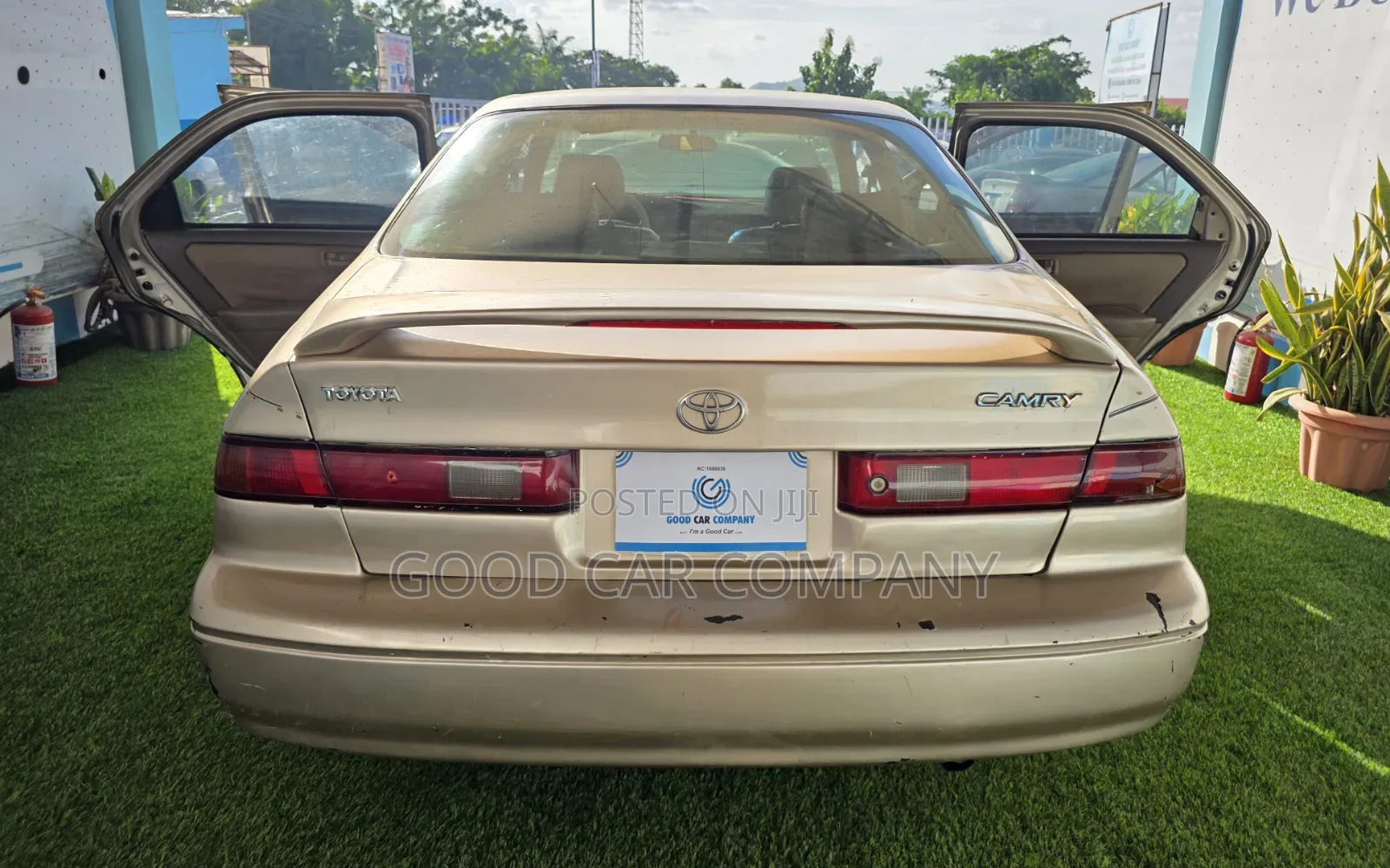 Toyota Camry Automatic 1999 Gold