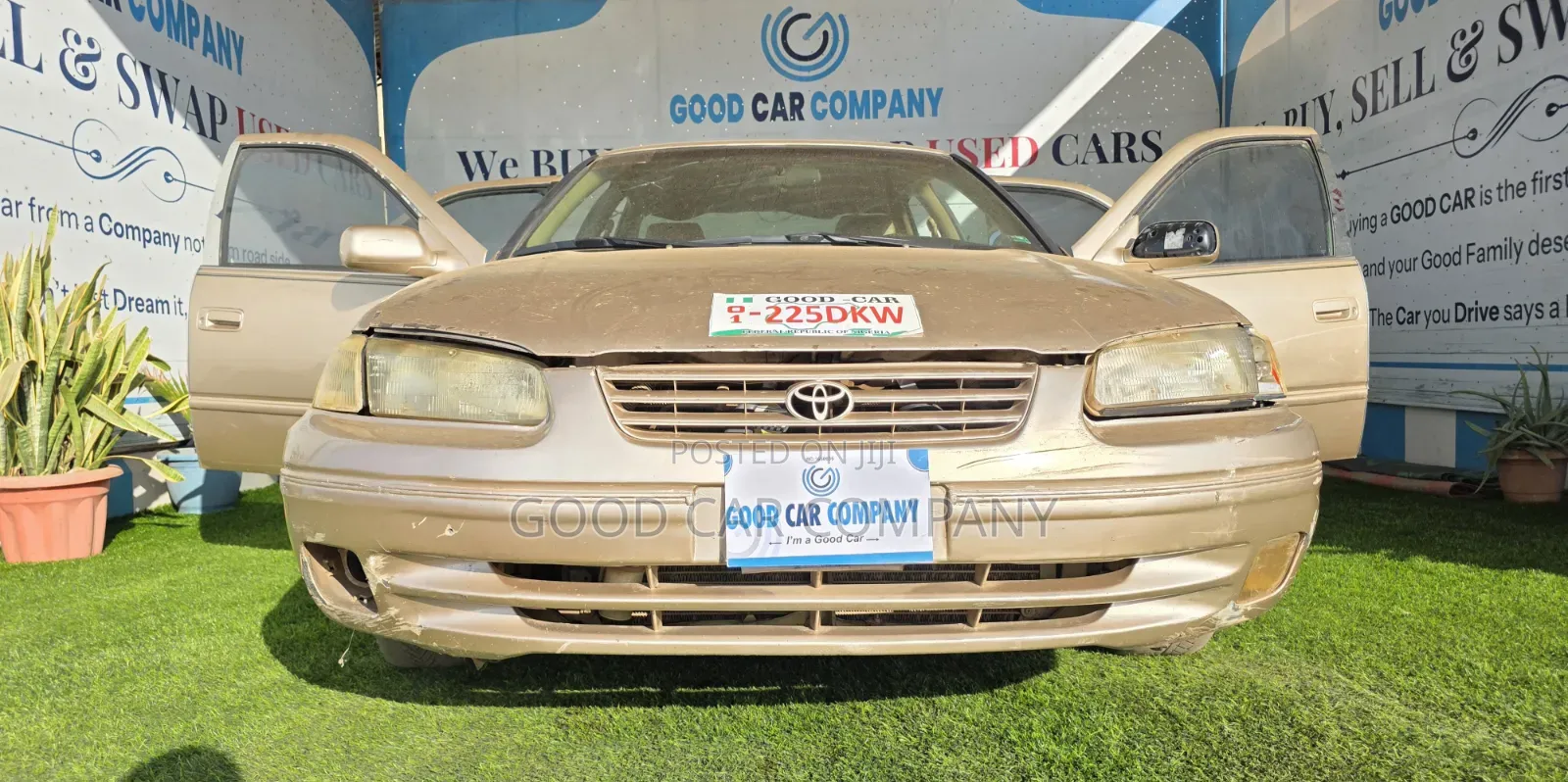 Toyota Camry Automatic 1999 Gold