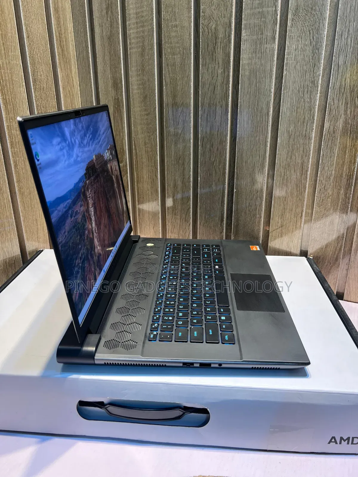 Laptop Alienware M16 R1 16GB AMD Ryzen 9 SSD 1T