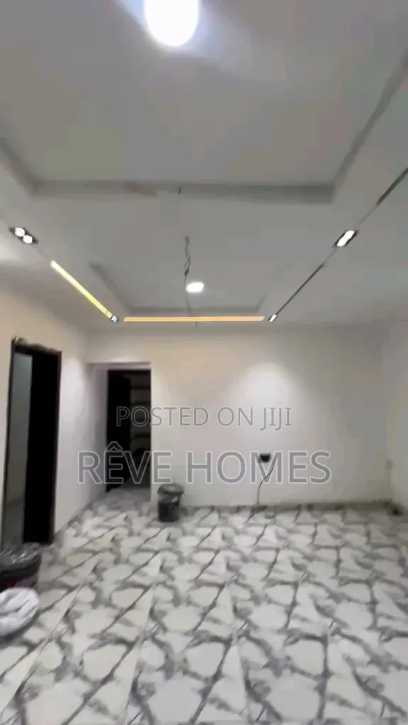3bdrm Block of Flats in Phase 2 for rent