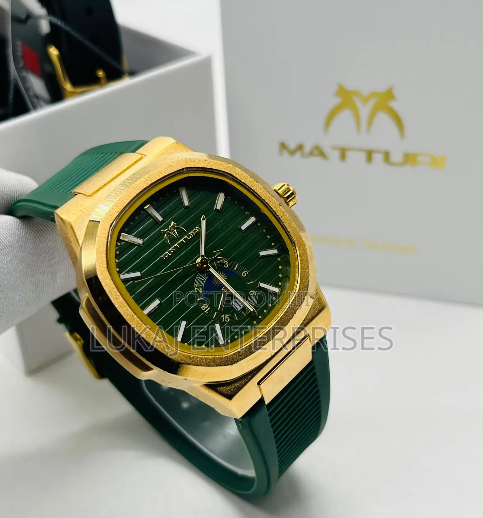 *Waterproof Quality Rubber Matturi Wristwatch