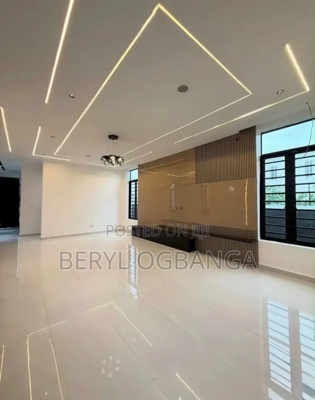 5bdrm Duplex in Lekki Phase 2 for sale