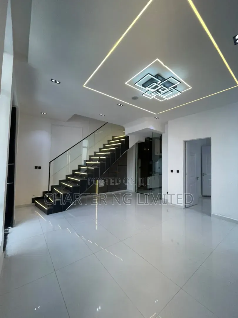 4bdrm Duplex in Lekki for sale