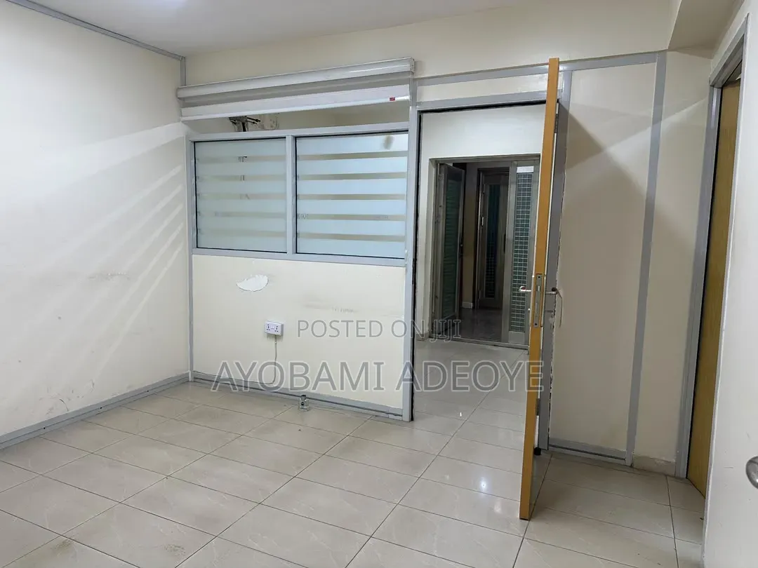 195sqm Office/Shop at Oniru Victoria Island