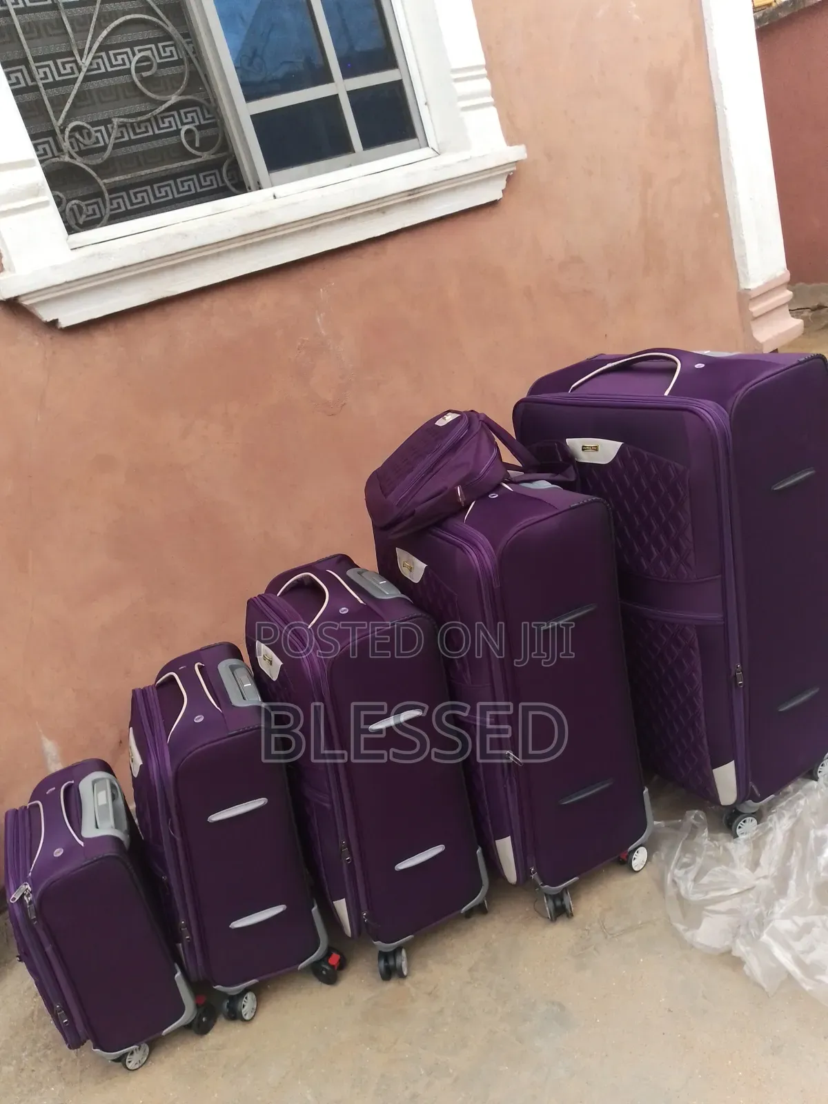 Set of Traveling Bag