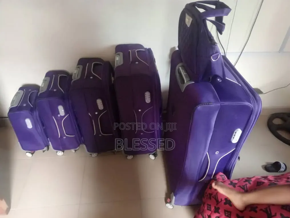 Set of Traveling Bag
