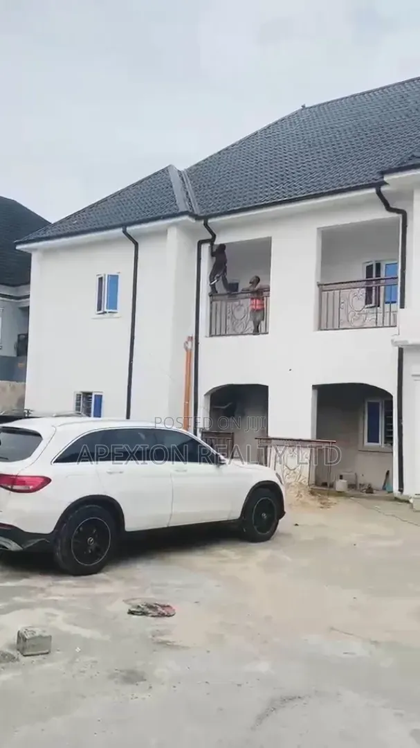 3bdrm Apartment in Stadium Road ( Air, New Layout for rent