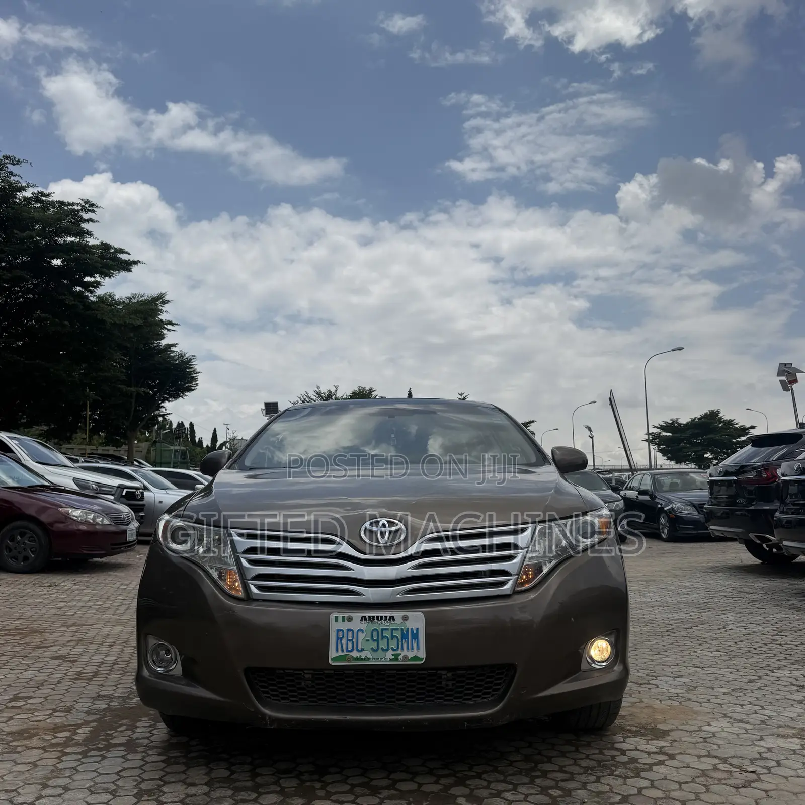 Toyota Venza 2011 Gold