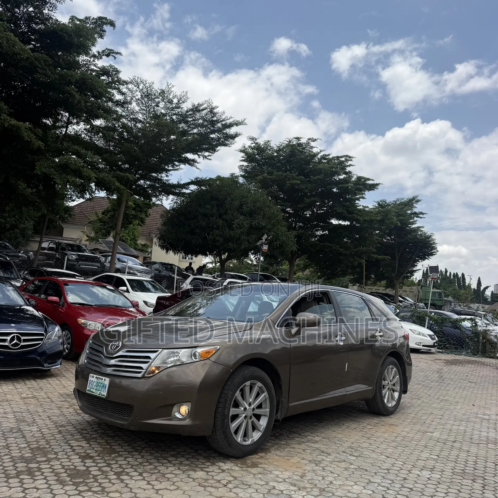 Toyota Venza 2011 Gold