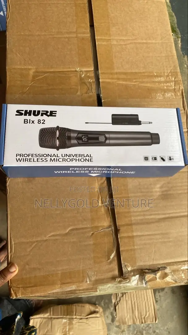 SHURE BLX 82 Wireless Microphone