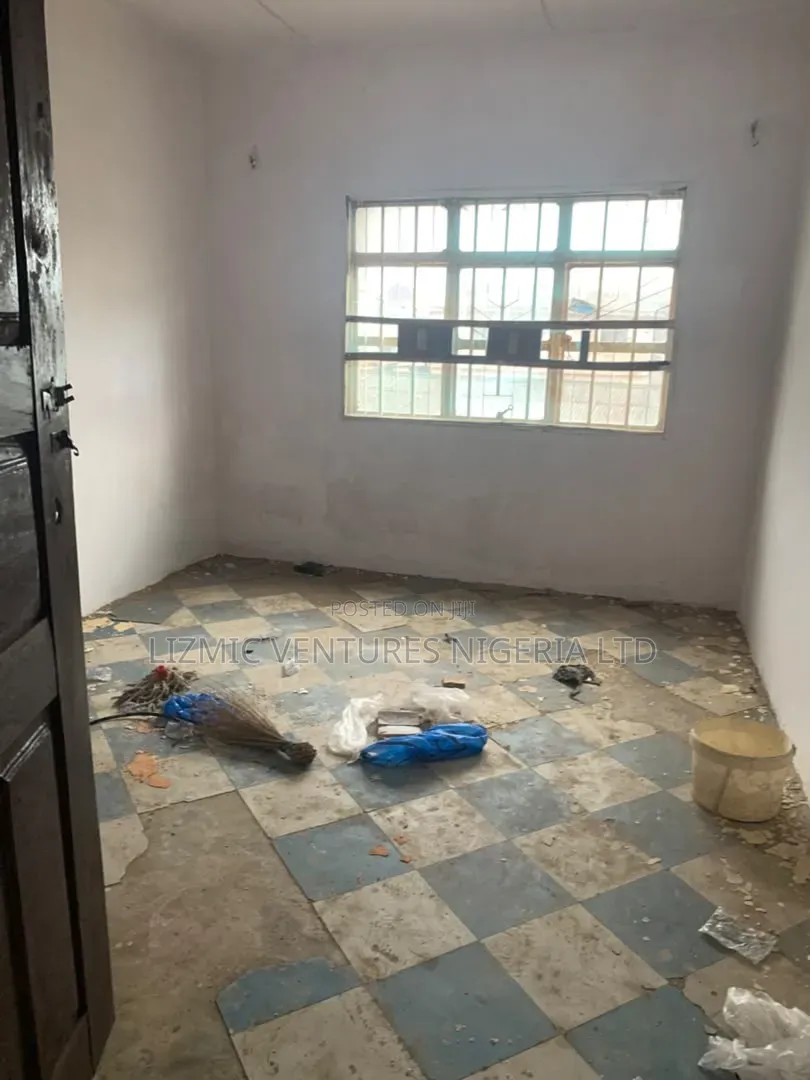 3bdrm Apartment in Ikotun for rent