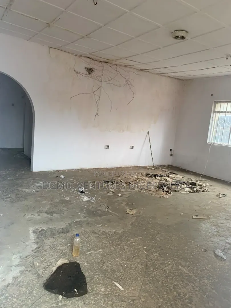 3bdrm Apartment in Ikotun for rent