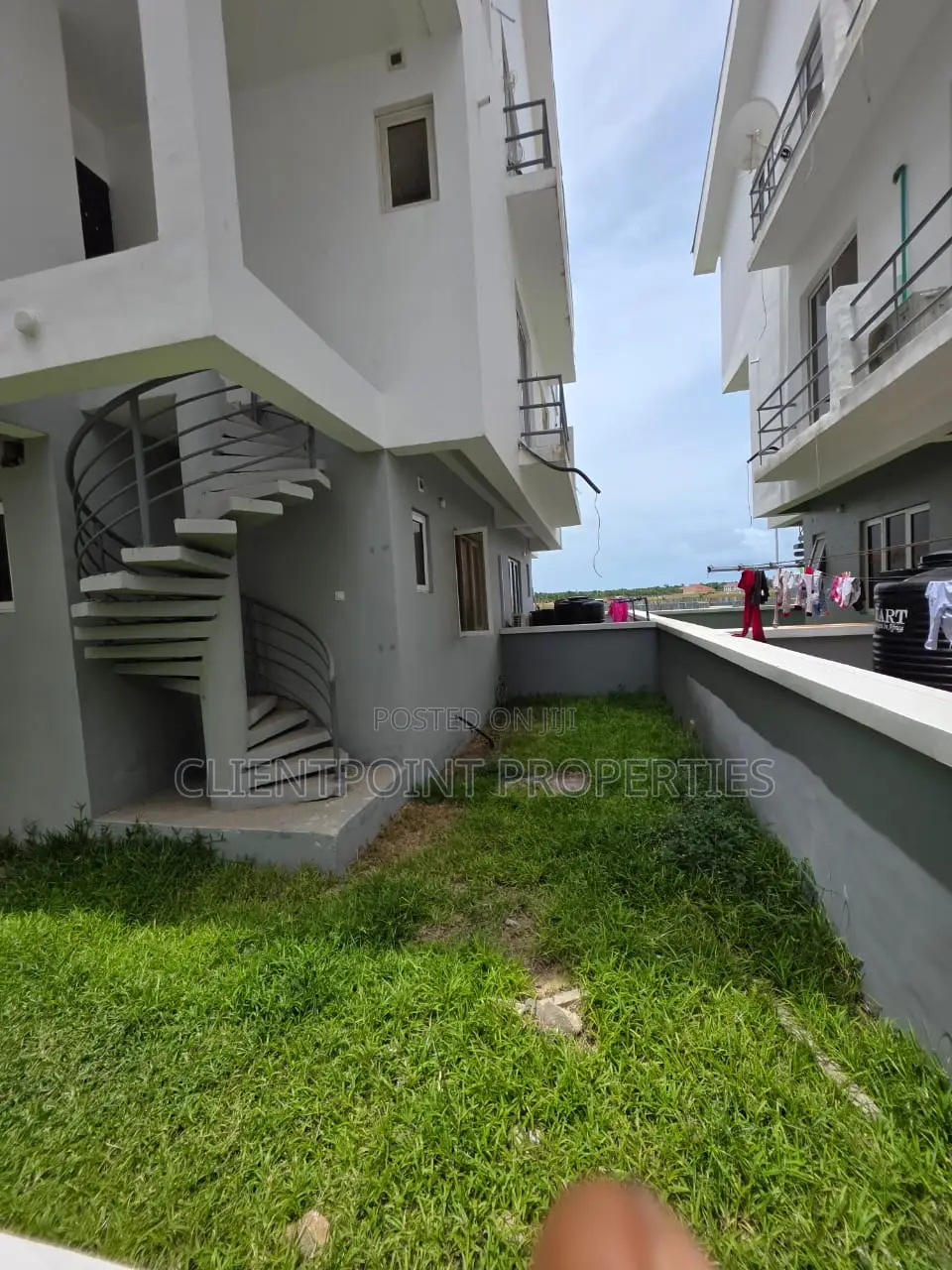 5bdrm Duplex in Twin Lakes Estate, Chevron for sale