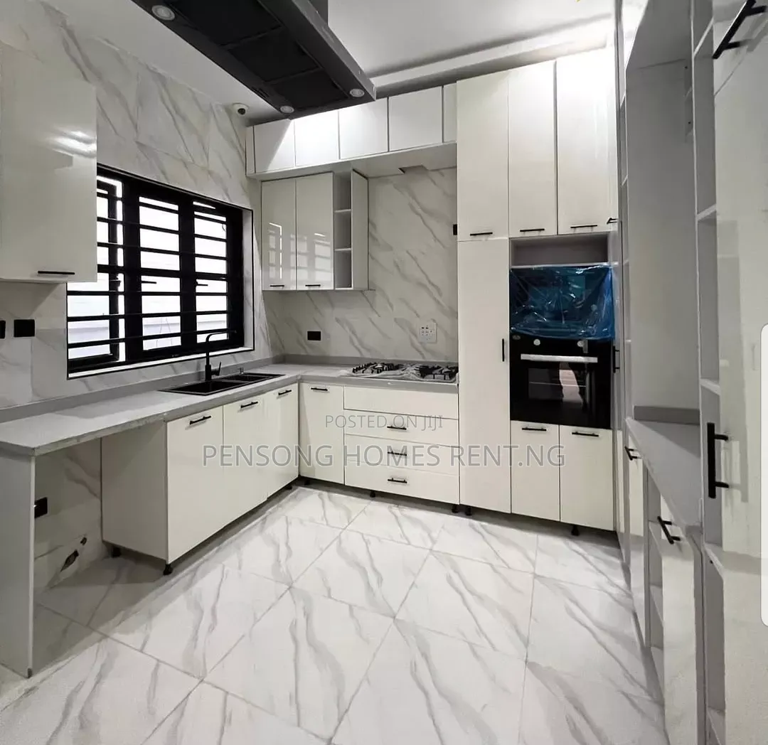 5bdrm Duplex in Orchid Estate, Lekki Expressway for rent