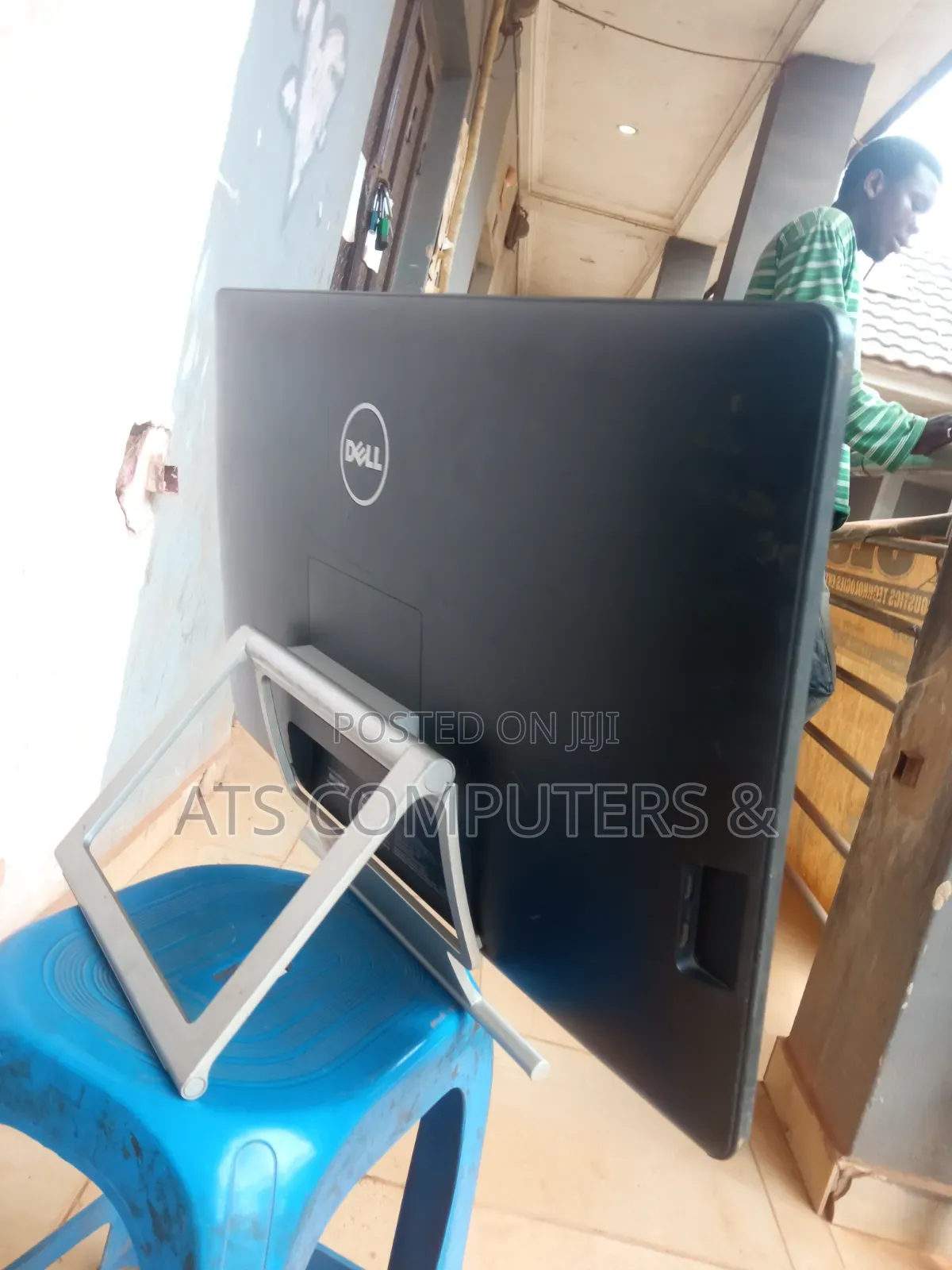 Clean and Designed 27 Inches Dell Monitor