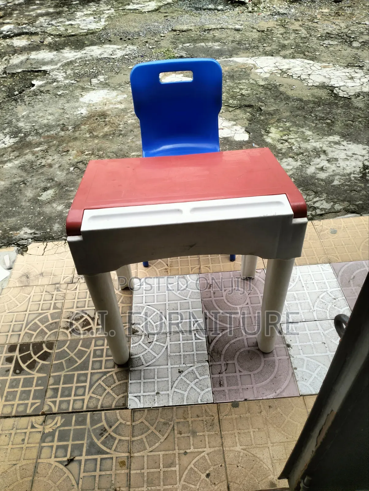 Good School Desk for People