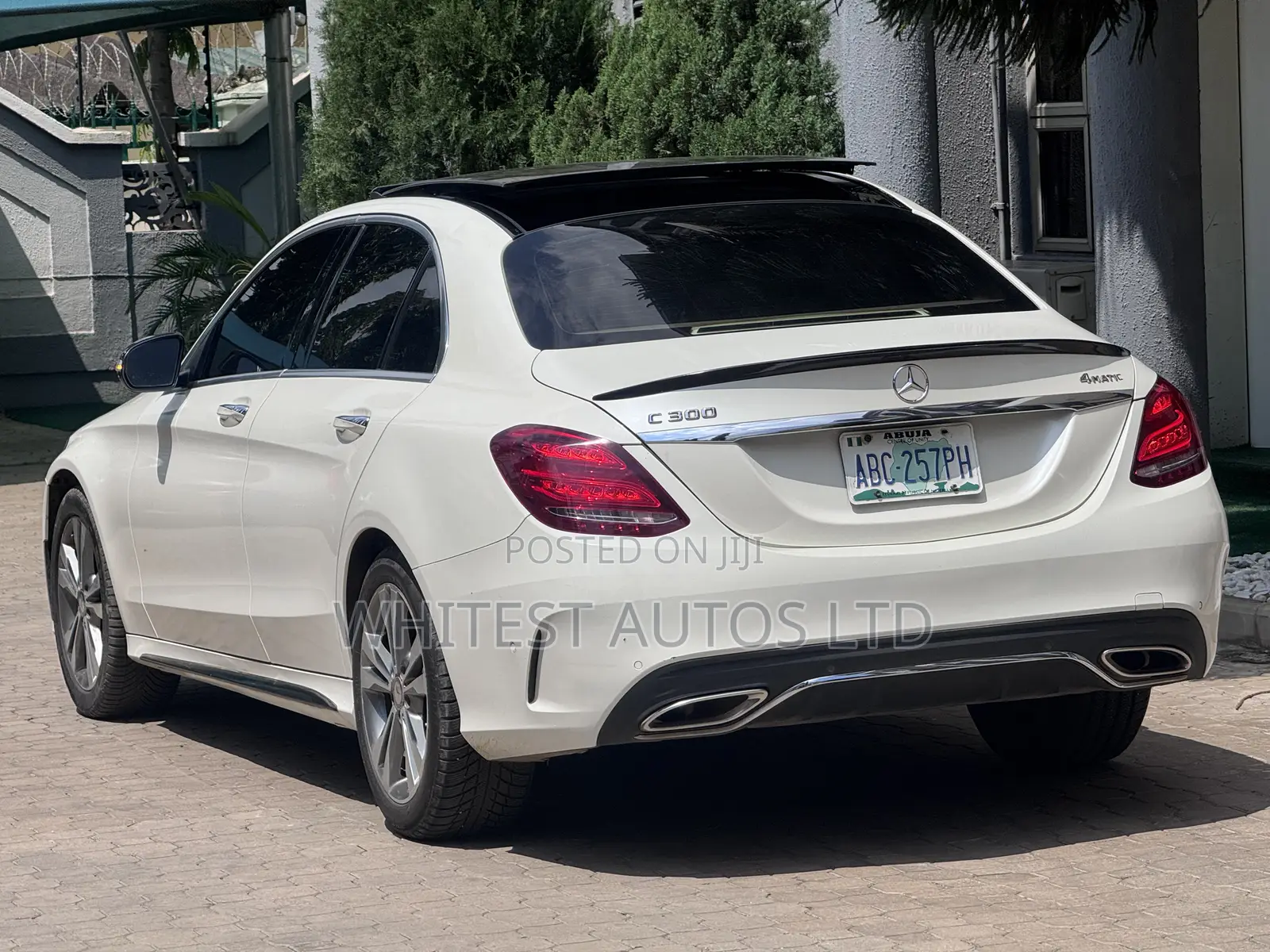 Mercedes-Benz C300 Luxury 4dr AWD 4Matic Sedan (2.0L 4cyl 7A) 2015