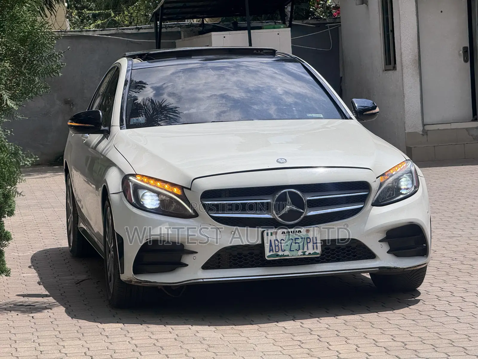 Mercedes-Benz C300 Luxury 4dr AWD 4Matic Sedan (2.0L 4cyl 7A) 2015