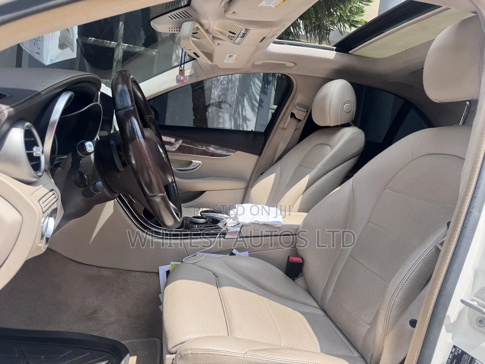 Mercedes-Benz C300 Luxury 4dr AWD 4Matic Sedan (2.0L 4cyl 7A) 2015